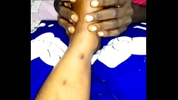 Foot worship as i smoke from her toes