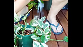 Horny mature gapes while she gardens