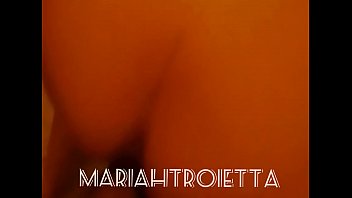 Mariah doggystyle schizzi di sborra sulle chiappe