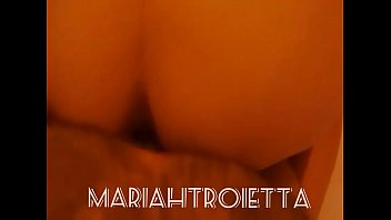Mariah doggystyle schizzi di sborra sulle chiappe