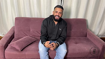 Trailer entrevistando seu cuzinho