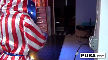 Brunette babe fucks herself