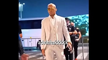 Duas gostosonas fazem sexo anal