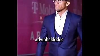 Duas gostosonas fazem sexo anal