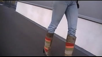 Jeans butt follow