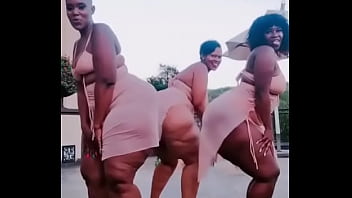 Negras culonas moviendo el trasero