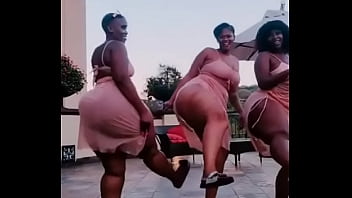 Negras culonas moviendo el trasero