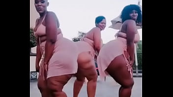 Negras culonas moviendo el trasero