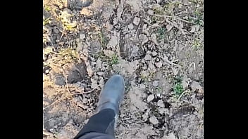 Trailer cavaliêre sadique lêche mes bottes sales mets toi à genou