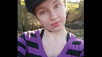 Trailer cavaliêre sadique lêche mes bottes sales mets toi à genou