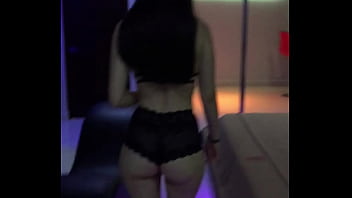 Modelandome las nalgas Modelandome las nalgas