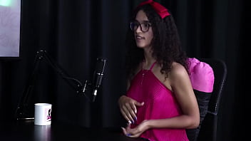 Safada Mostra Seu Boquete Após Falar O Seu Dom De Sentar Em Cima Do Pau Espaguete Transsexual Sheer Red thumbnail