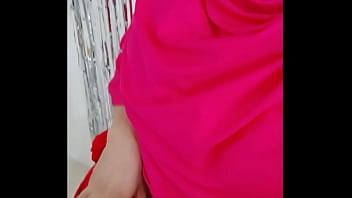 Patriarchy made me very submissive and that's why i'm wearing clothes covering my face