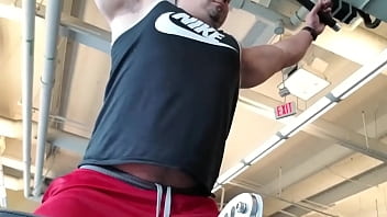 Dio zambrano musculoso