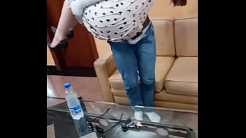 Depois de conversar pelo app fui ao encontro dessa safada e o marido gravou tudo parte 2