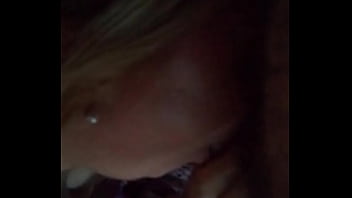 Con el rabo en la boca