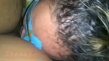 Puta mamando e tomando leite de piroca