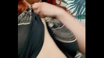 Bon mardi mes loulous oups j'ai les boobs qui débordent