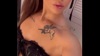 N’hésite pas à me faire part de tes envies soldats je réalise tes désirs