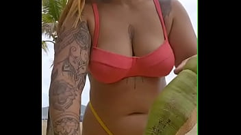 Eu arrumando desculpa só pra mostrar meu bucetão