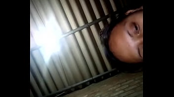 Timida se calienta y envía video