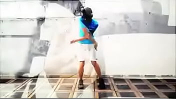 Menorzin dando aquela dançada monstra ao som do prison