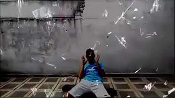 Menorzin dando aquela dançada monstra ao som do prison