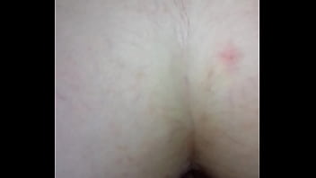 Me la follo a cuatro patas y al final grita de gusto