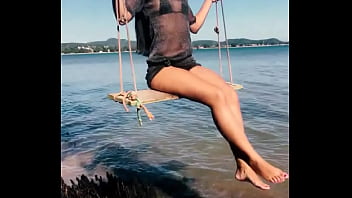 Tropical vibes and swing fun by the beach aquí tienes los hashtags juntos para que puedas copiarlos fá