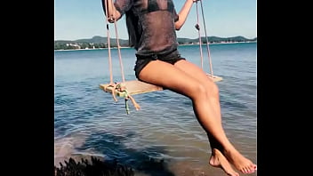 Tropical vibes and swing fun by the beach aquí tienes los hashtags juntos para que puedas copiarlos fá