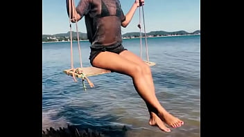 Tropical vibes and swing fun by the beach aquí tienes los hashtags juntos para que puedas copiarlos fá