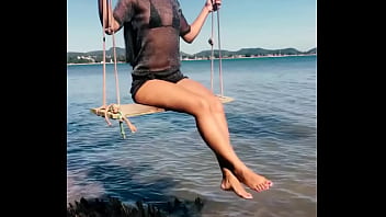 Tropical vibes and swing fun by the beach aquí tienes los hashtags juntos para que puedas copiarlos fá