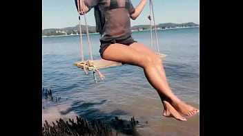 Tropical vibes and swing fun by the beach aquí tienes los hashtags juntos para que puedas copiarlos fá