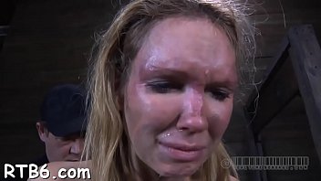 Sexy villein delights with oral sex