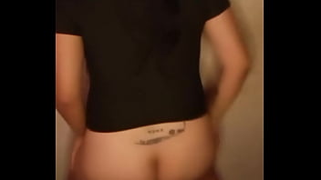 Putiesposa caliente pide verga y termina con leche