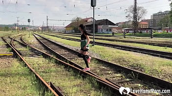 Horny babe was feeling wet outside so she rubbed her cunt