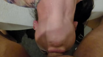 Big dildi in her pussy make her full of orgasm she love to be masturbate