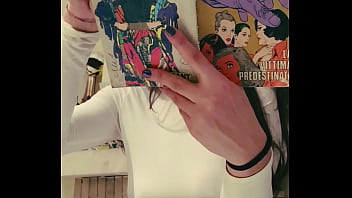 Girlfriend forgot wearing bra during a party