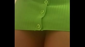 Casada se trocando no provador se exibindo para o corninho