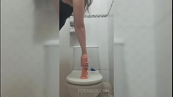 Big ass solo girl fucking a big dildo in a big pussy until she gets orgasm and squirts in the bathroom