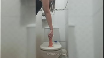 Big ass solo girl fucking a big dildo in a big pussy until she gets orgasm and squirts in the bathroom