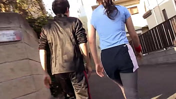 言葉巧みに脱がせて、蒸れたパンツの中をチェック! 言葉巧みに脱がせて、蒸れたパンツの中をチェック!