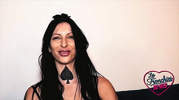 Analeya professionnelle du sexe veut une baise hard