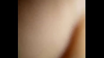 Me muestra su coñito mojado