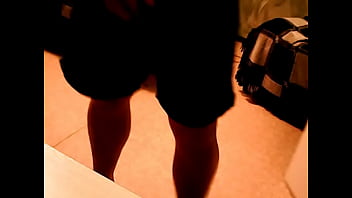 я дома не один