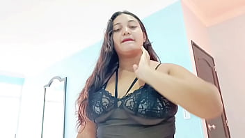 Madrastra se folla así hijastro mientras su padre no está en casa