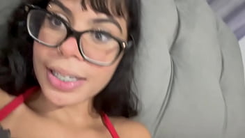 Novinha perde o telefone e vídeos íntimos que ela faz pro namorada vazam na net