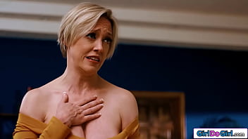 Busty Stepmom Dee Williams Confesses How Hot She Thinks Her Stepdaughter Melody Marks Isthe Petite Cutie Wants Her To Show Her How Much She Likes Her thumbnail
