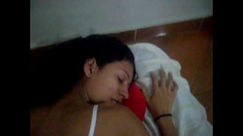 Friend responds to jade's request and puts it deliciously in her pussy