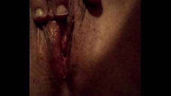 Esperando que una verga se la coja bien duro